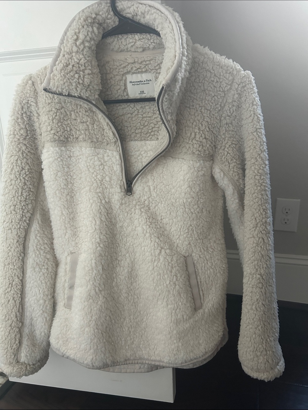 Abercrombie & Fitch Cream Sherpa Quarter-Zip Pullover Jacket